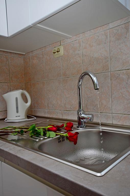 Classy Apartment Center Split Room photo